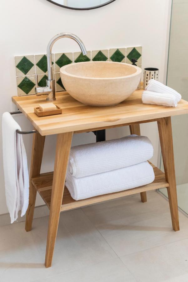 La Petite Ruche, 1 Bedroom Gite In The Luberon Apt Exterior photo
