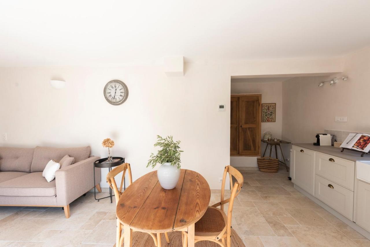 La Petite Ruche, 1 Bedroom Gite In The Luberon Apt Exterior photo